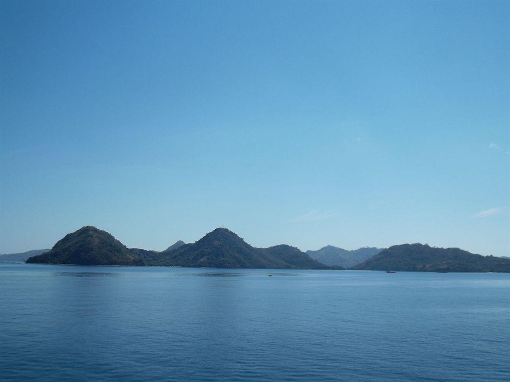 Luwansa Beach Resort Labuan Bajo Exterior foto