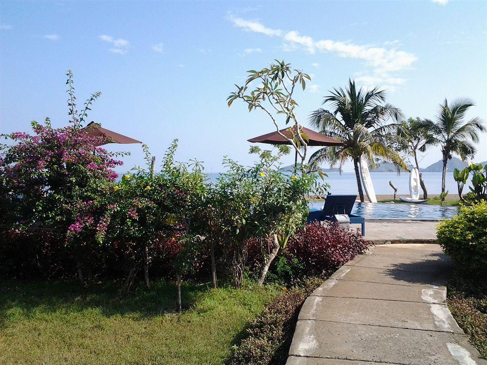 Luwansa Beach Resort Labuan Bajo Exterior foto