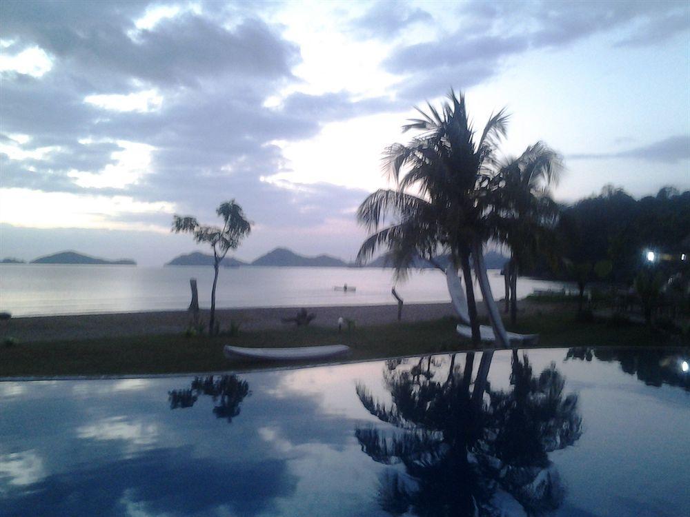 Luwansa Beach Resort Labuan Bajo Exterior foto