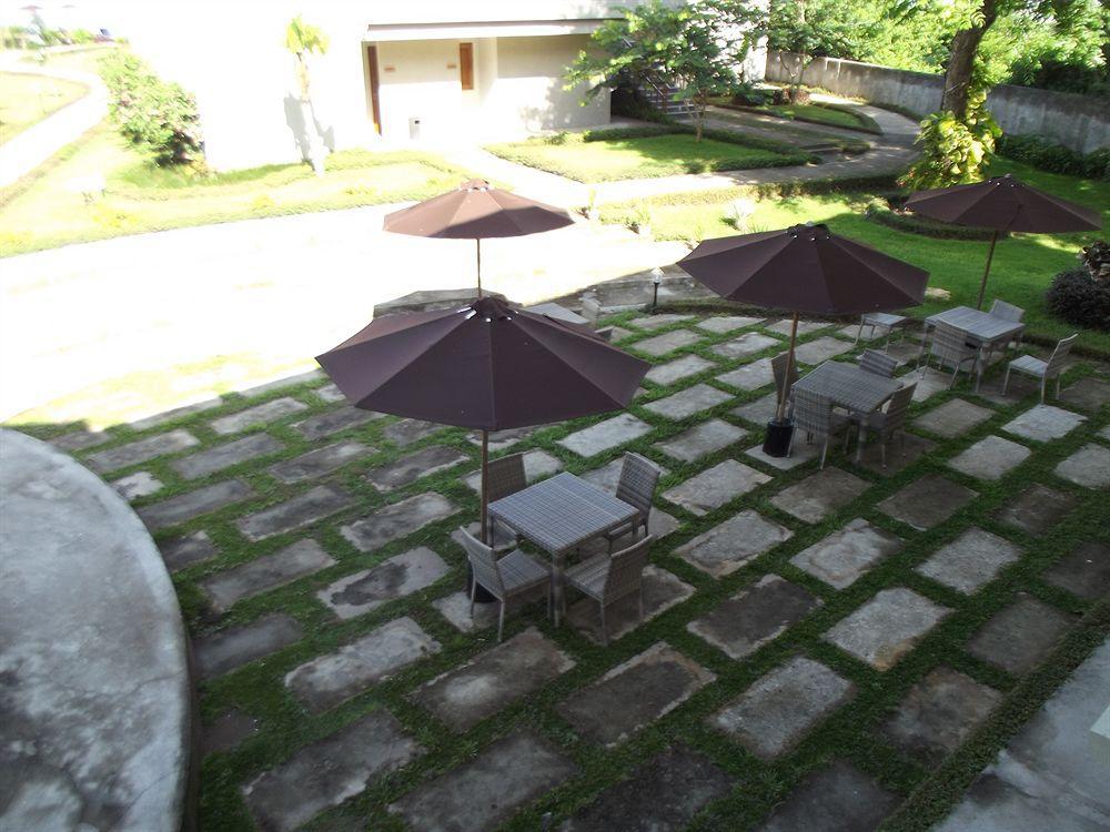 Luwansa Beach Resort Labuan Bajo Exterior foto