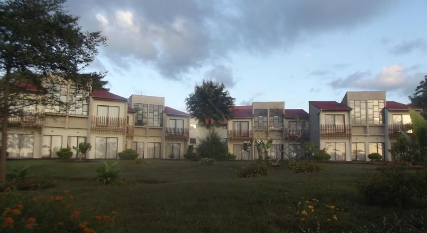 Luwansa Beach Resort Labuan Bajo Exterior foto