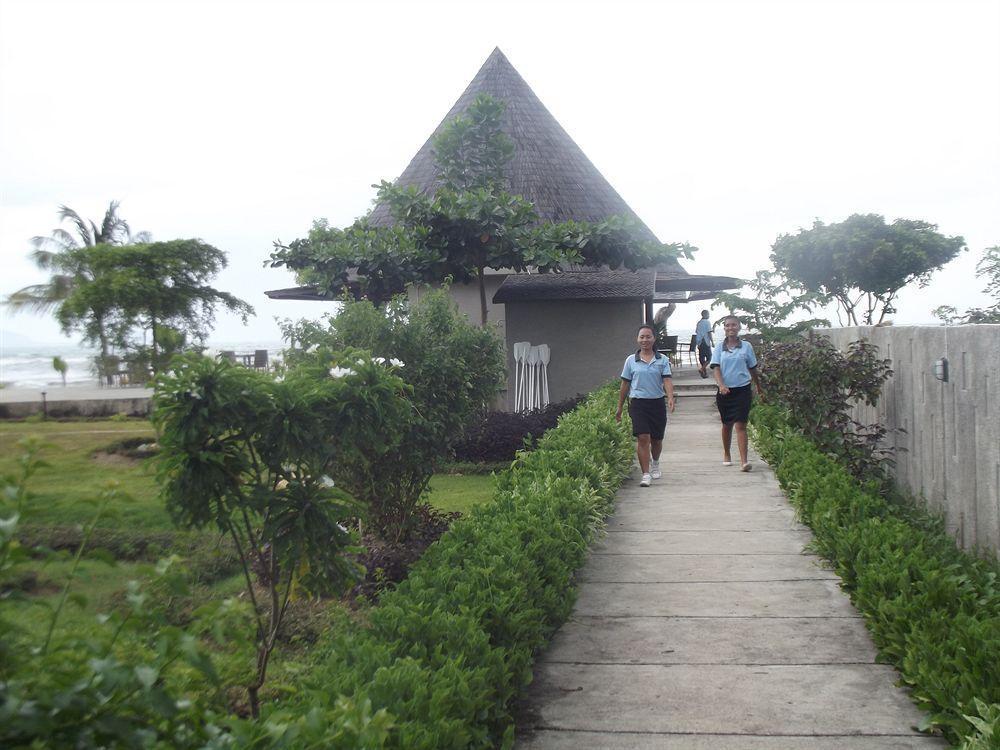 Luwansa Beach Resort Labuan Bajo Exterior foto