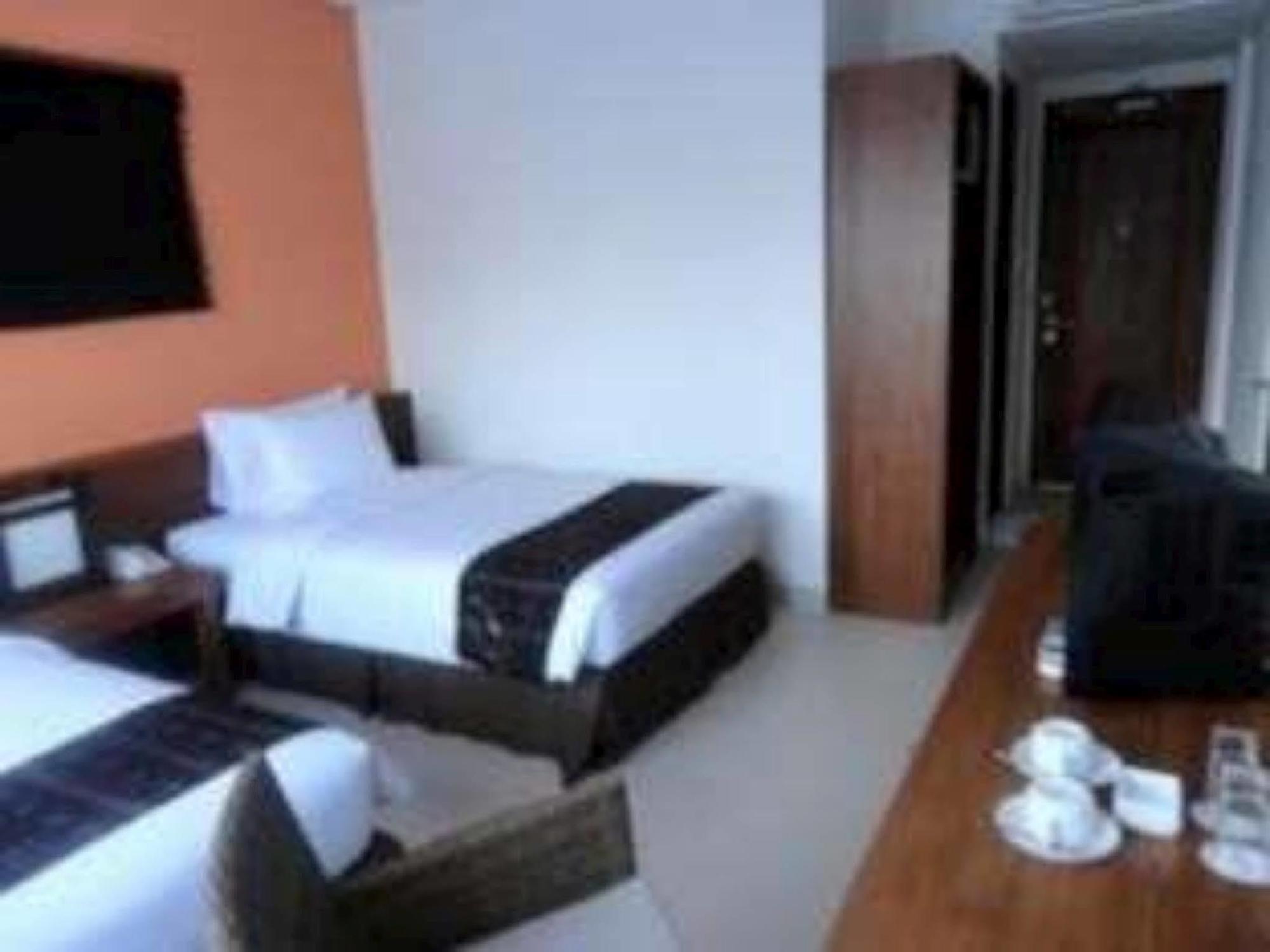 Luwansa Beach Resort Labuan Bajo Exterior foto
