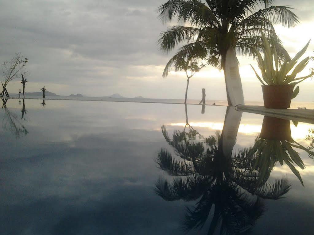 Luwansa Beach Resort Labuan Bajo Exterior foto