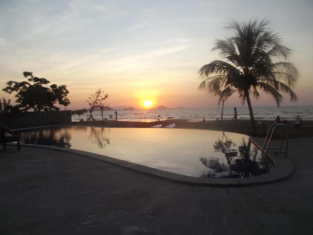 Luwansa Beach Resort Labuan Bajo Exterior foto