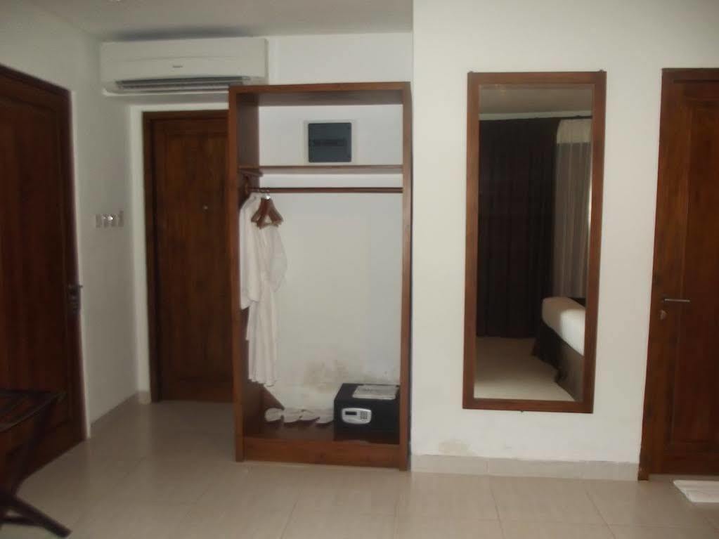 Luwansa Beach Resort Labuan Bajo Exterior foto