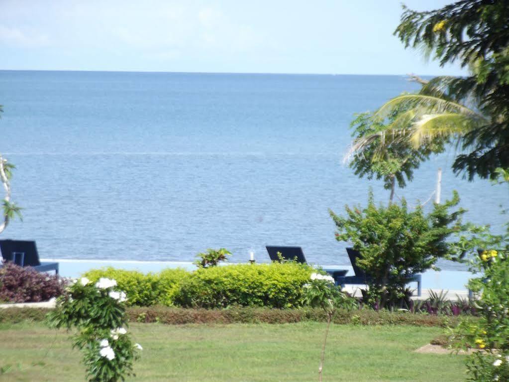 Luwansa Beach Resort Labuan Bajo Exterior foto