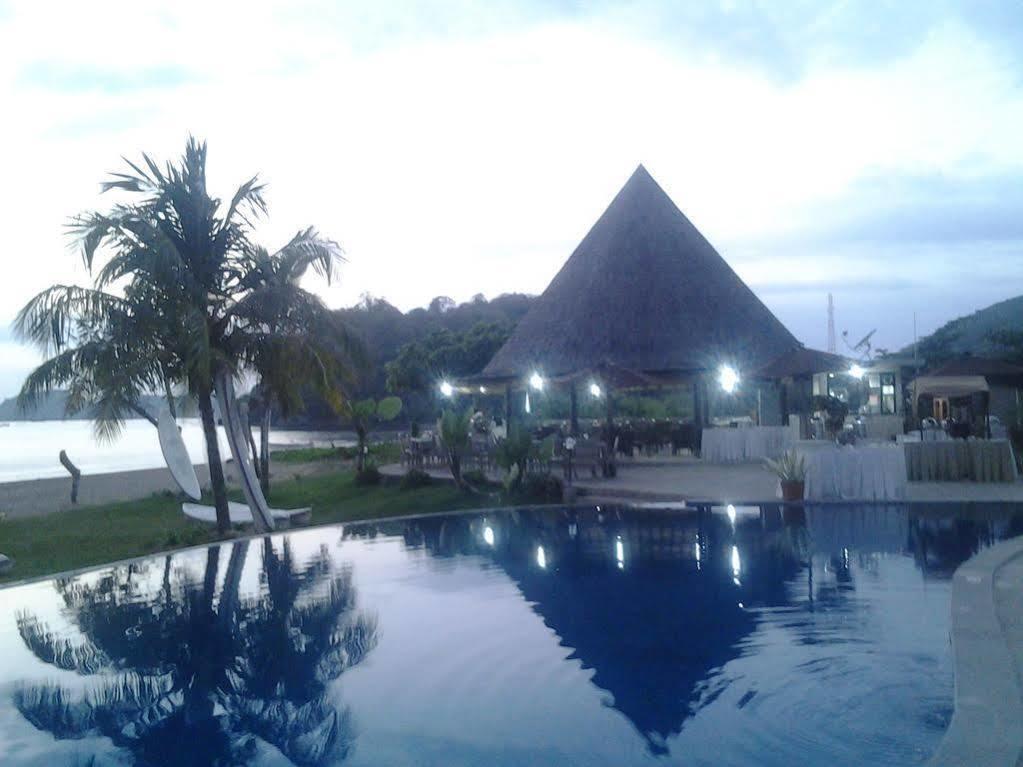 Luwansa Beach Resort Labuan Bajo Exterior foto