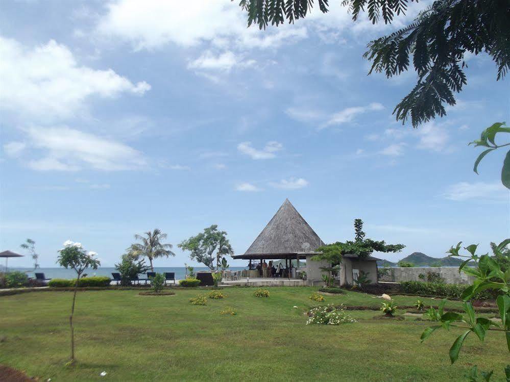 Luwansa Beach Resort Labuan Bajo Exterior foto